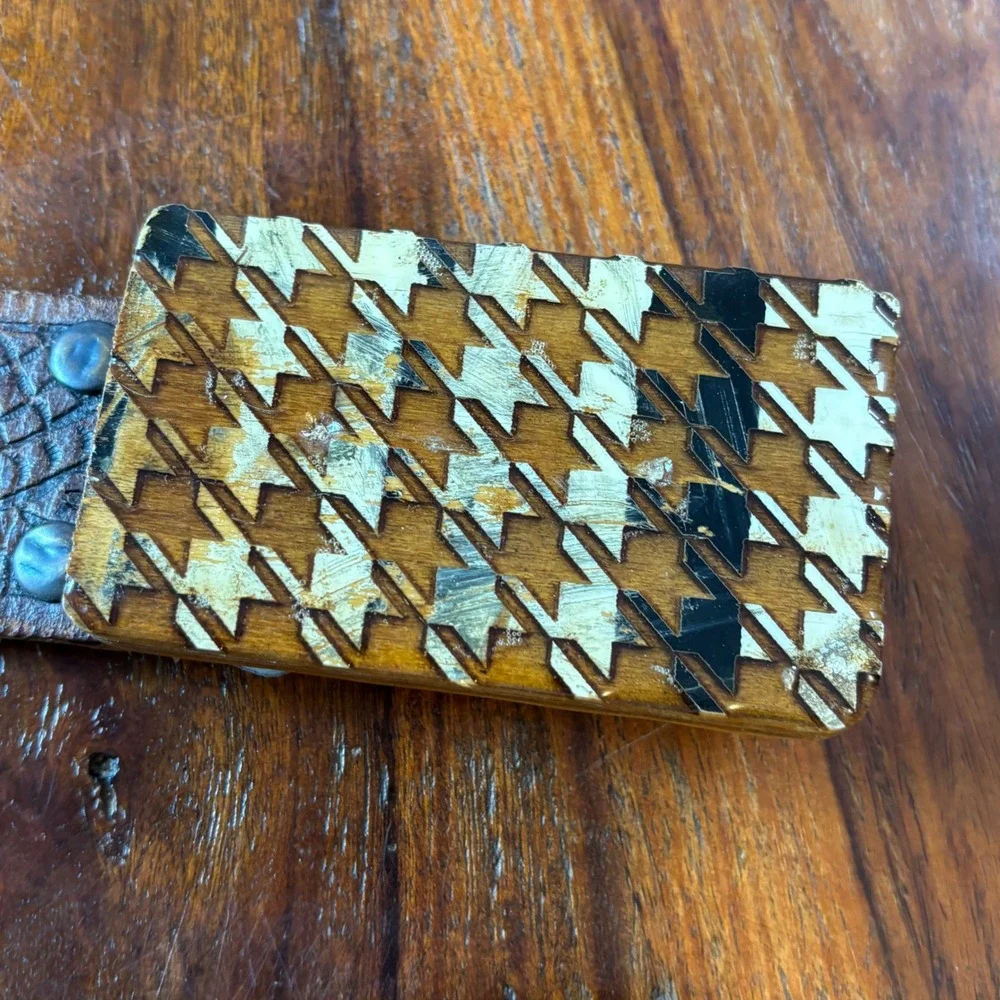 Hollister Mens Brown Studded Leather Belt Wood Houndstooth‎ Buckle Medium Boho
